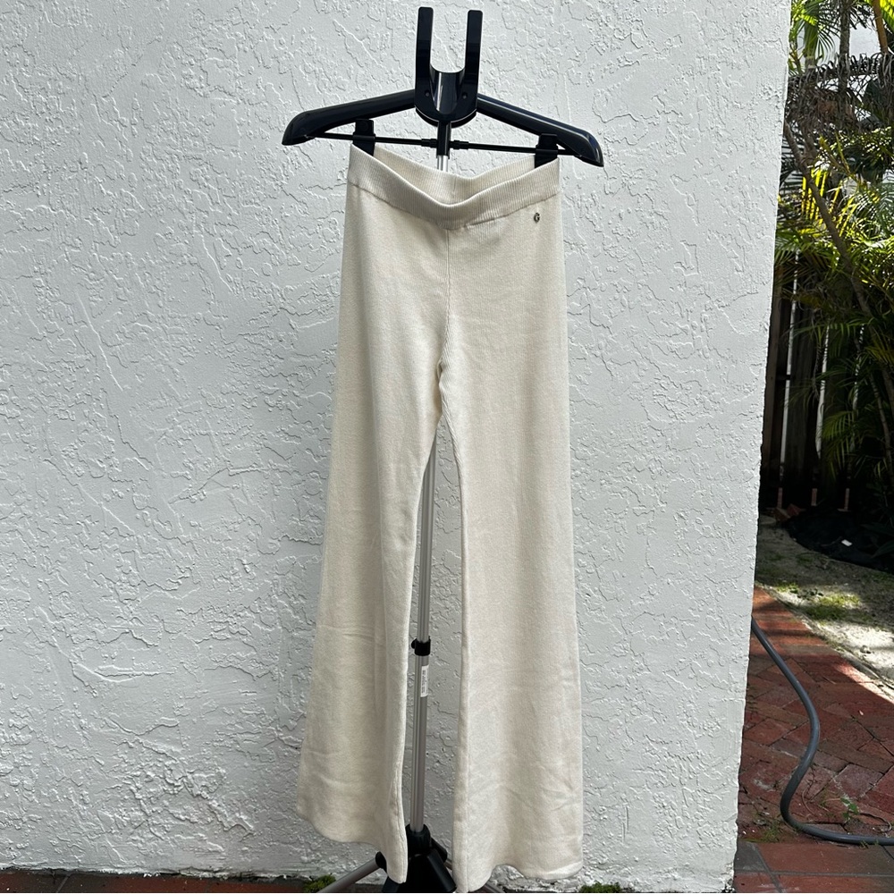 Guess Silk Blend Cream Pants - Picture 9 of 9